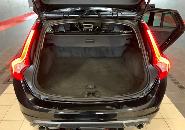 Volvo V60 cena 34900 przebieg: 249000, rok produkcji 2012 z Opalenica małe 191